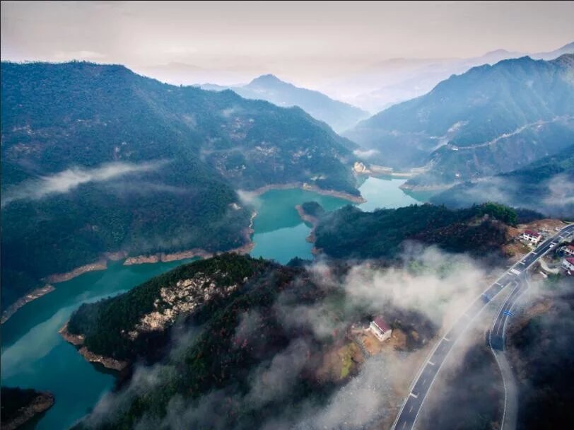 霍山县大化坪镇爬爬岩库区最新图片